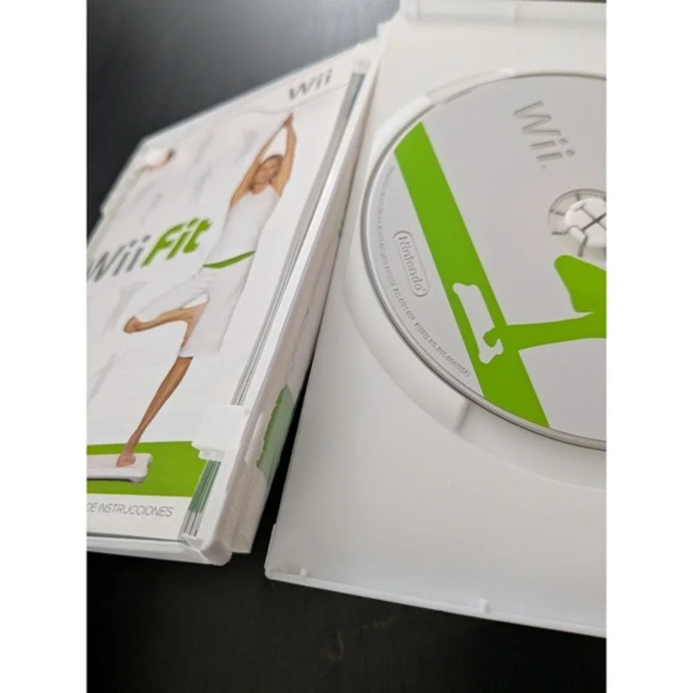 Wii Fit (Nintendo Wii, 2008) Video Game Workout Fitness Active Needs New Case‎